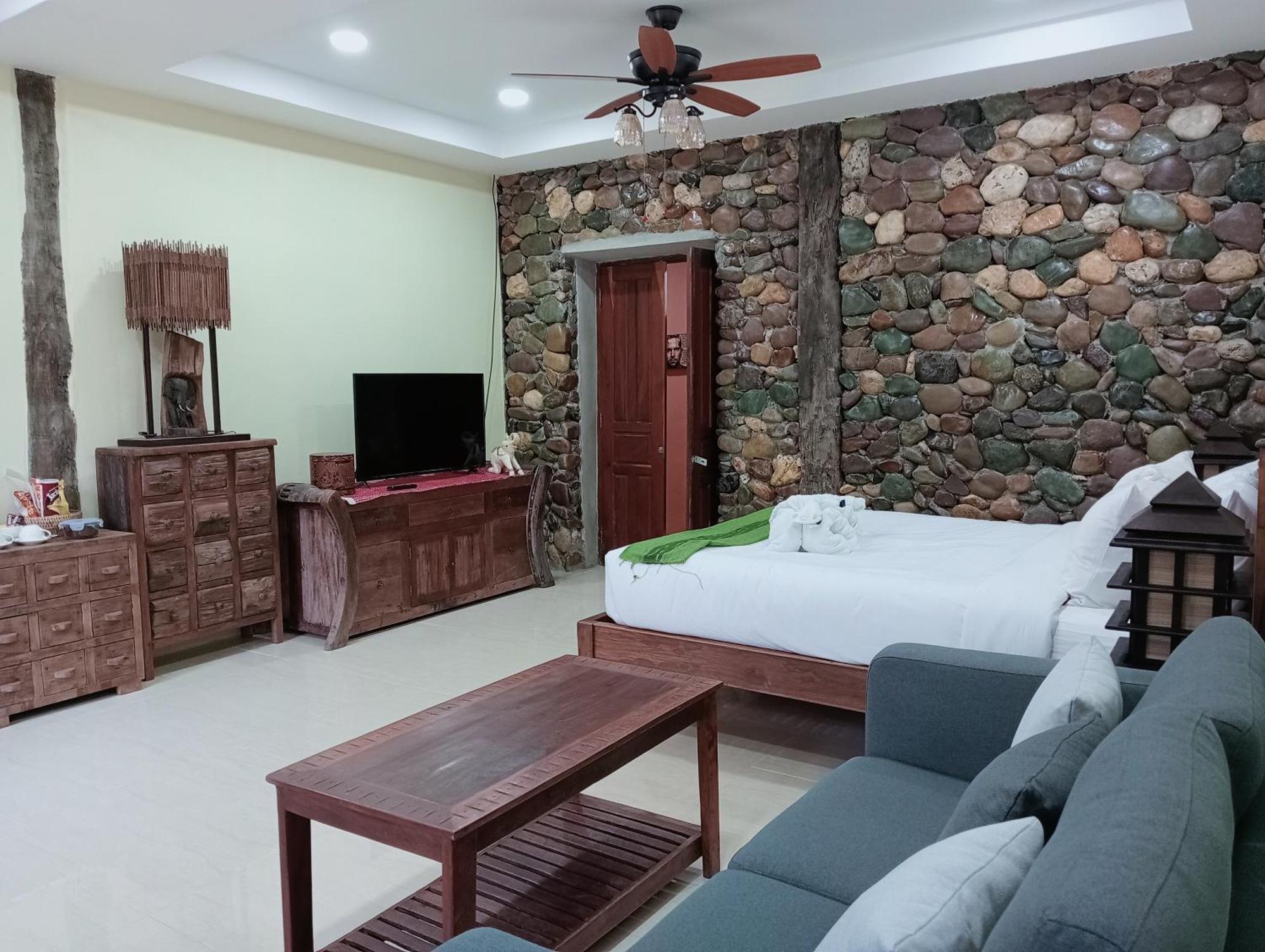 On The Mekong Resort 琅勃拉邦 外观 照片